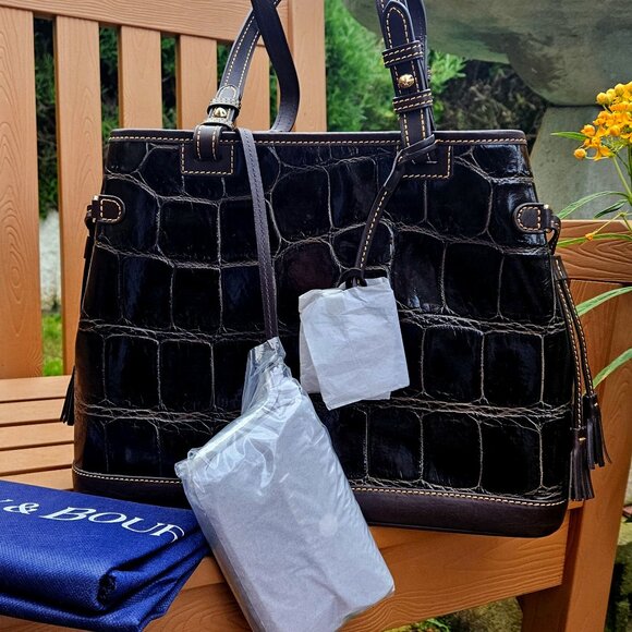 DOONEY & BOURKE NWT Dark Brown Croc Embossedbag w/wristlet dust bag key tag